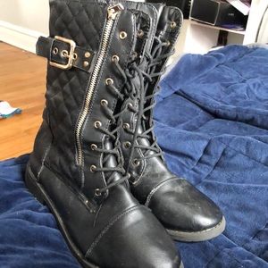 Combat boots
